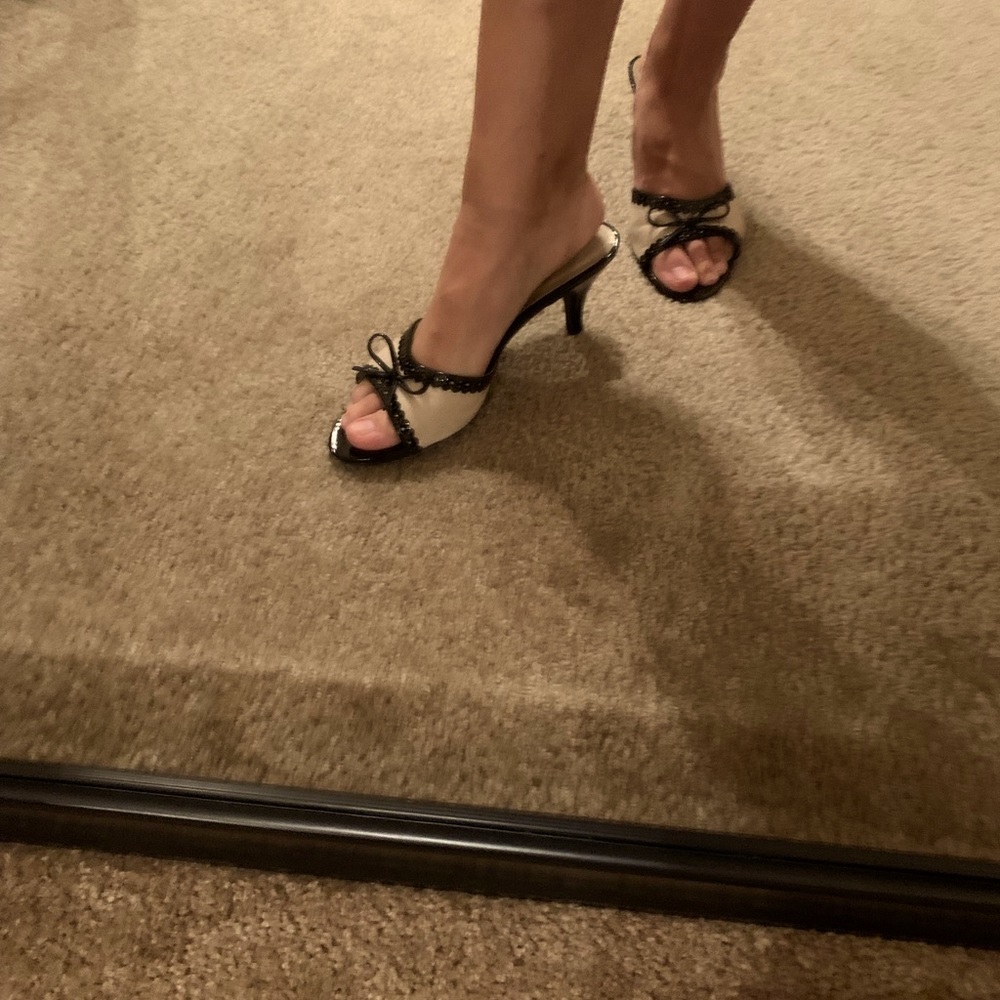 Ellen Tracy Sandals | Size 9.5M